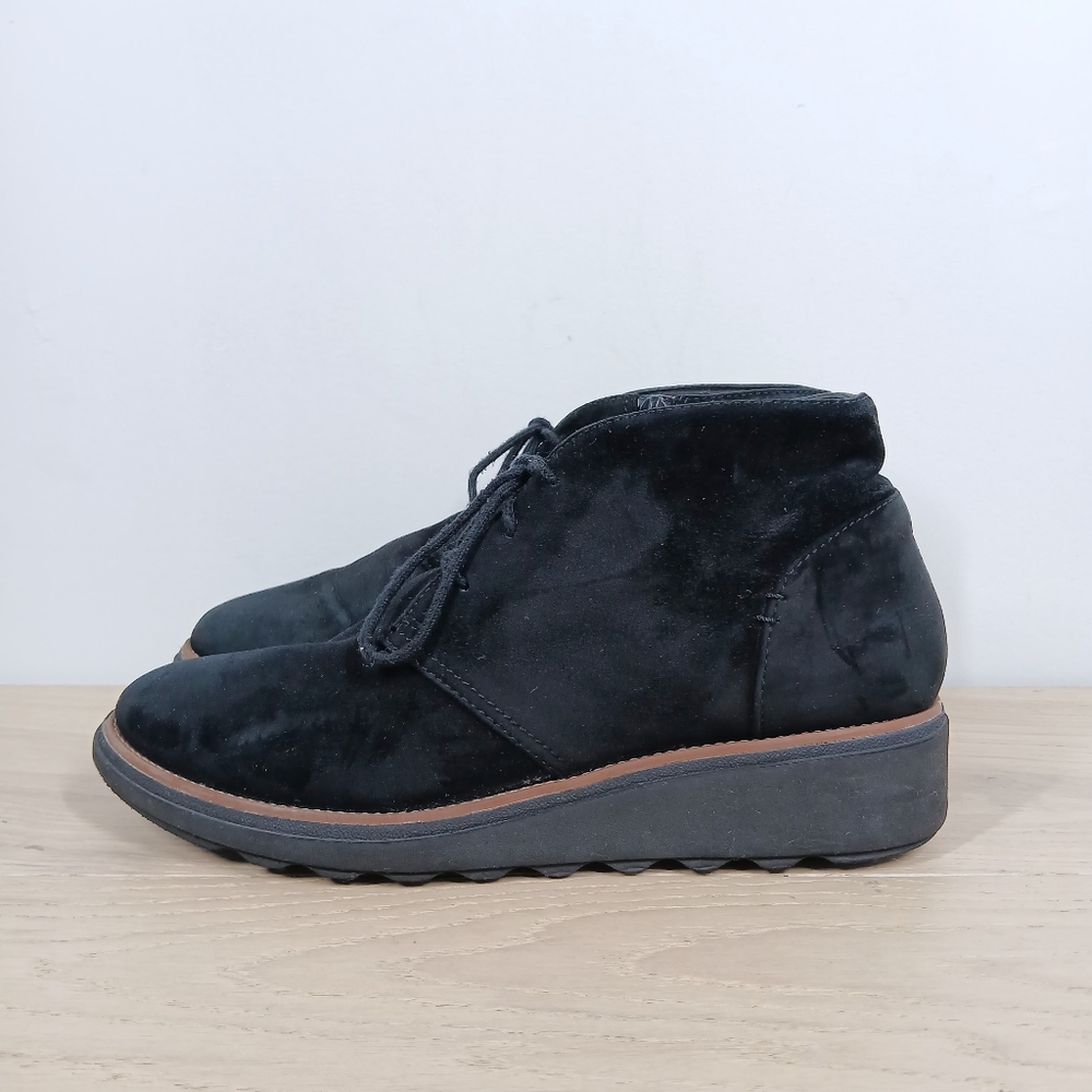 Clarks Black Leather‎ Lace-Up Ankle Boots with Wedge Sole and Side Zip 186